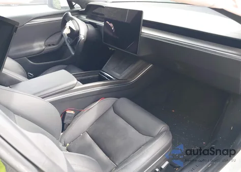 2022 Tesla Model S Plaid Tri Motor All-Wheel Drive z USA, uszkodzony, nr VIN 5YJSA1E60NF459725